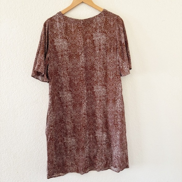 A New Day Short Sleeved pocket Dress Size Medium A-Line Reptile Print Shift - Picture 4 of 9